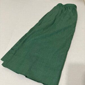 Modest vintage green skirt with side pockets